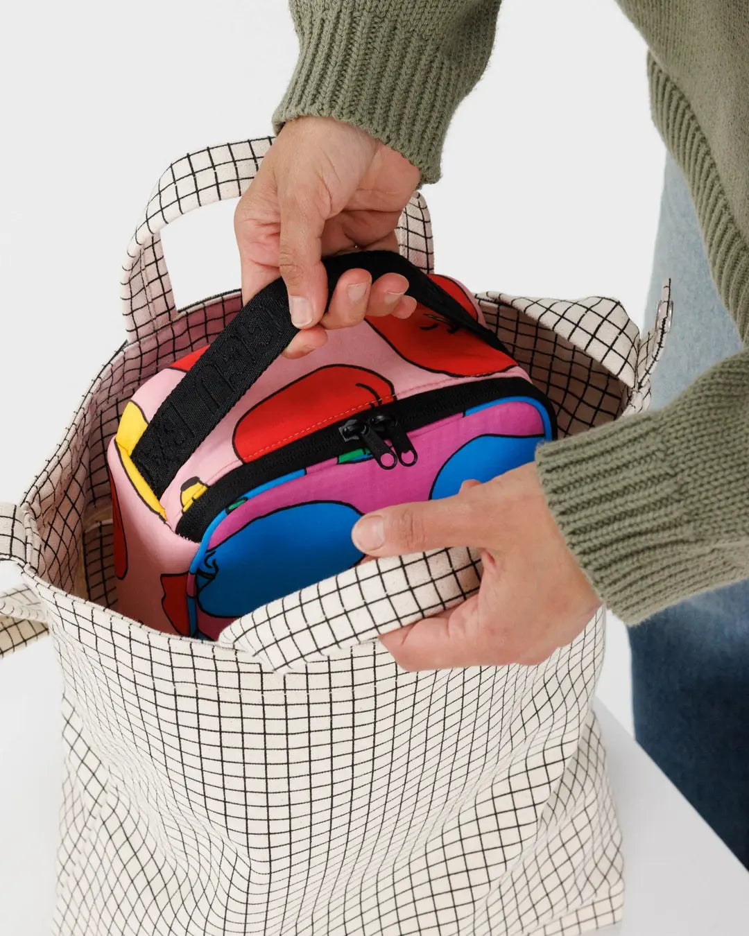 LUNCH BOX- APPLES AND BANANAS