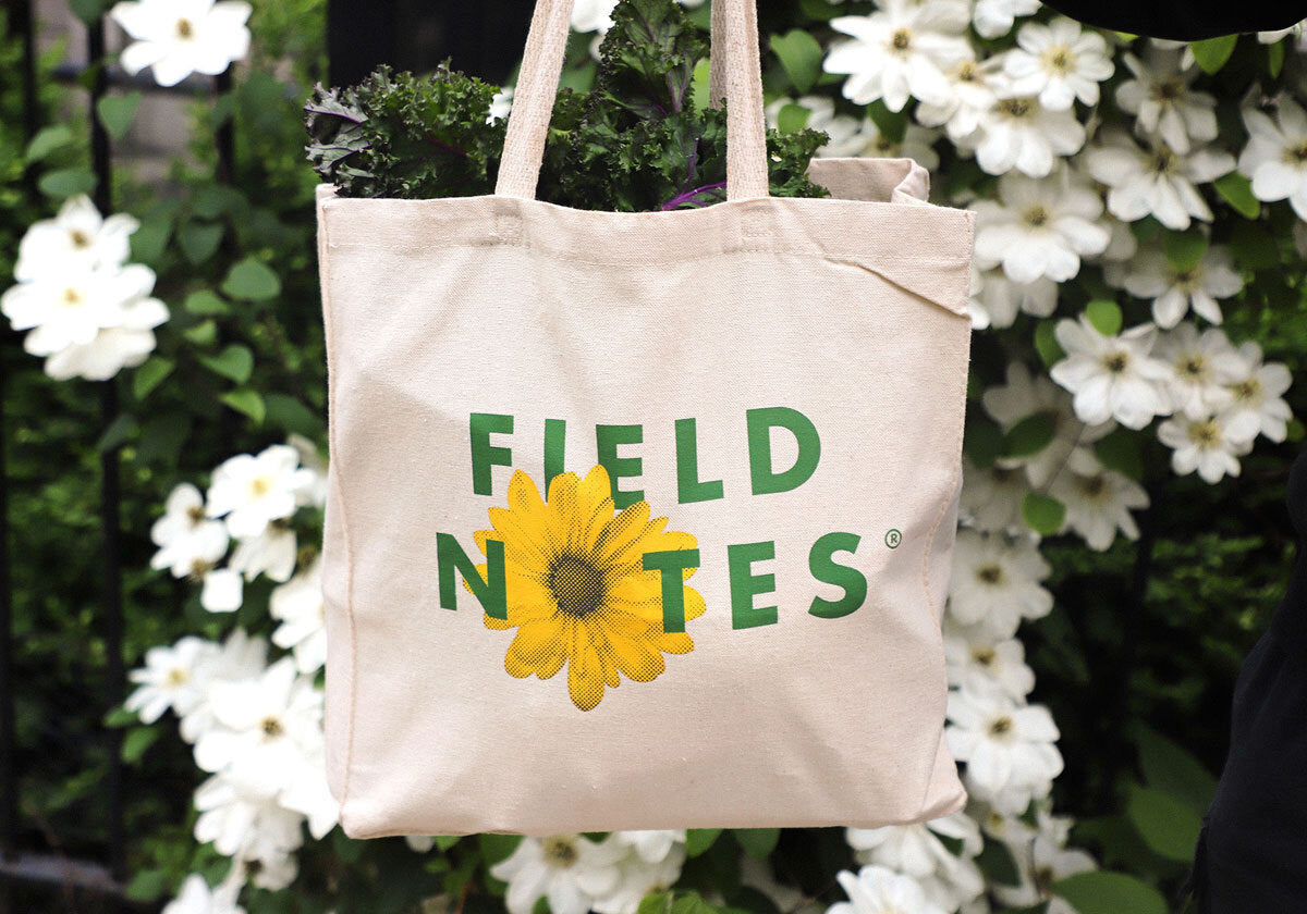 THIS SUMMER'S TOTE + MATCHING MEMO BOOK